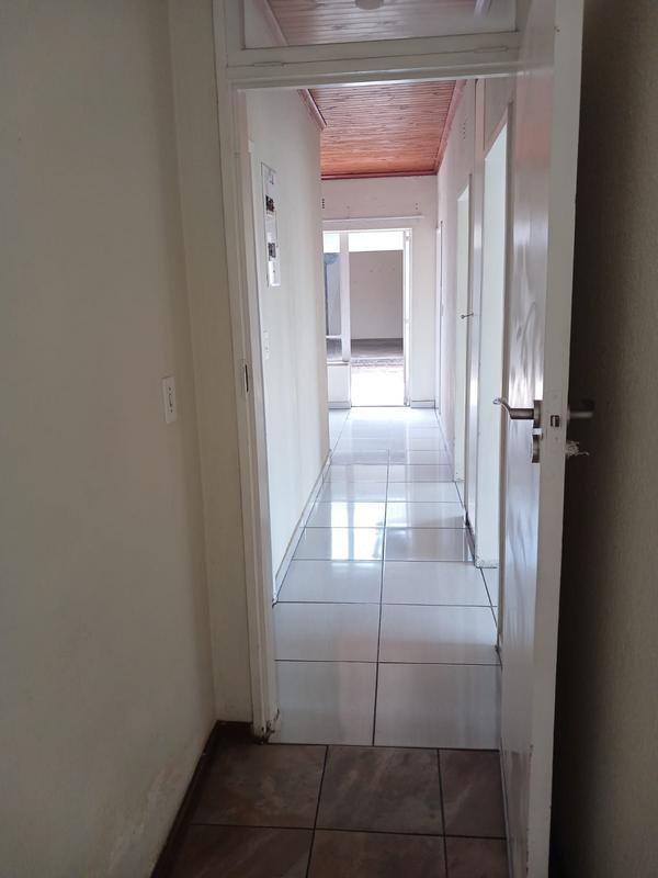 To Let 4 Bedroom Property for Rent in Glen Marais Gauteng