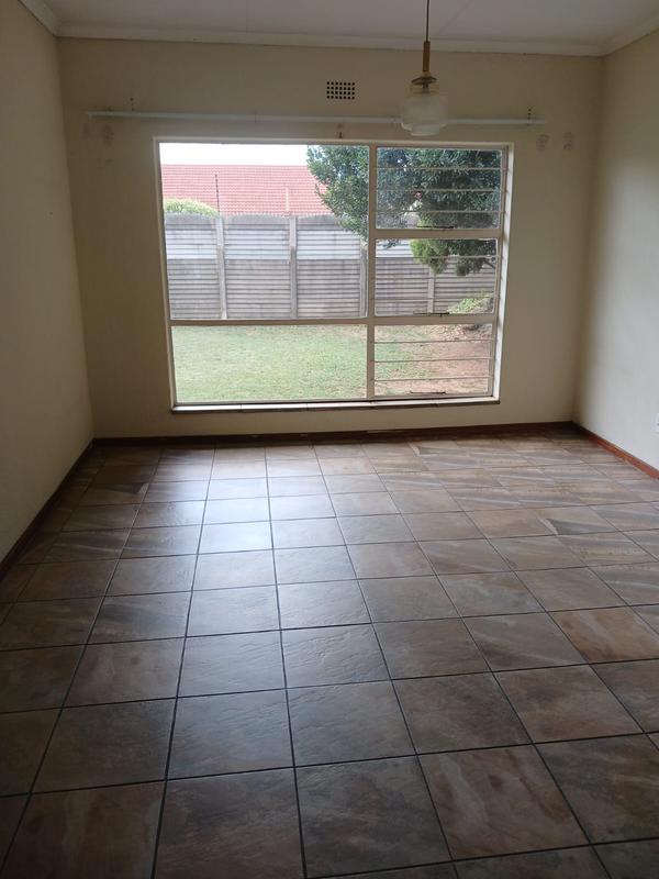 To Let 4 Bedroom Property for Rent in Glen Marais Gauteng