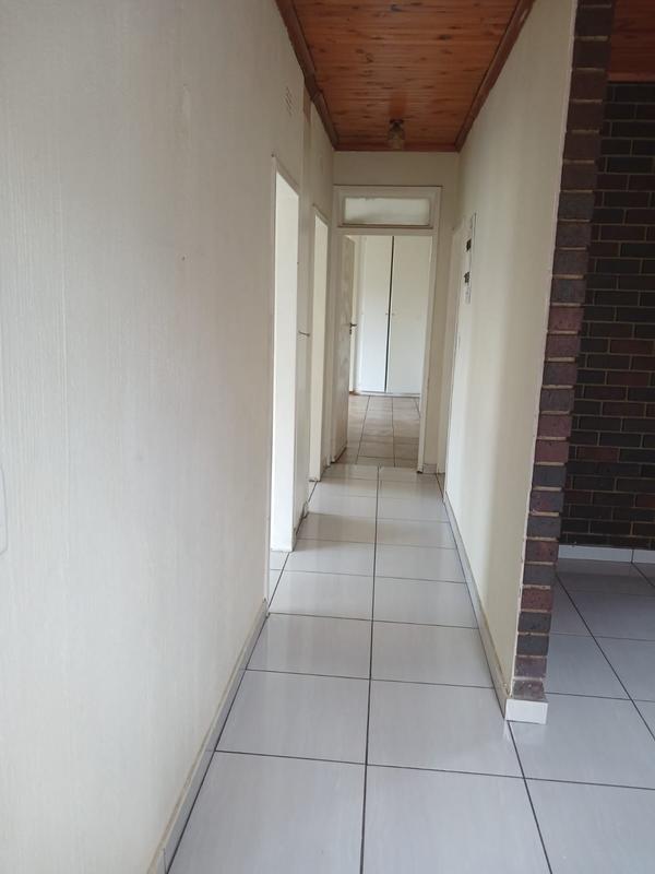 To Let 4 Bedroom Property for Rent in Glen Marais Gauteng