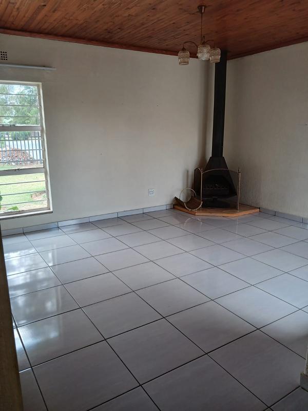 To Let 4 Bedroom Property for Rent in Glen Marais Gauteng