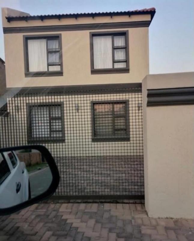 To Let 3 Bedroom Property for Rent in Ormonde View Gauteng