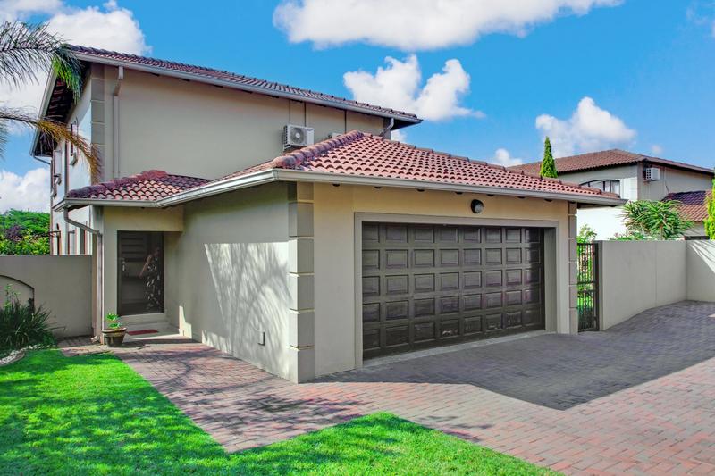 To Let 4 Bedroom Property for Rent in Broadacres Gauteng