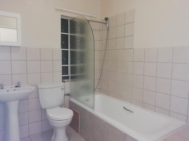 To Let 1 Bedroom Property for Rent in Grand Central Gauteng