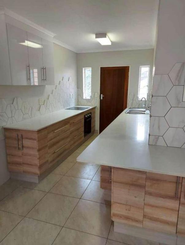 3 Bedroom Property for Sale in La Montagne Gauteng