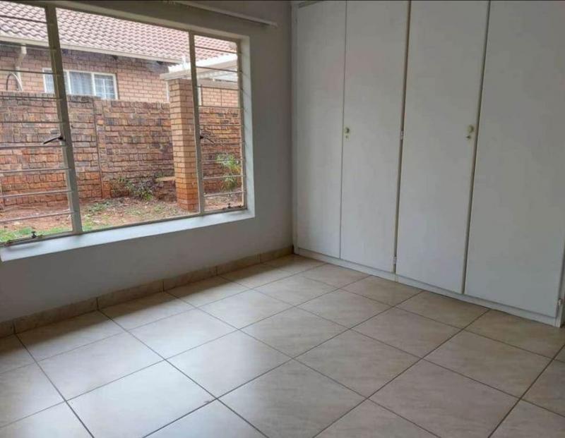 3 Bedroom Property for Sale in La Montagne Gauteng