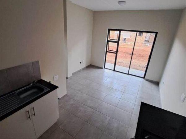 To Let 2 Bedroom Property for Rent in Vosloorus Gauteng