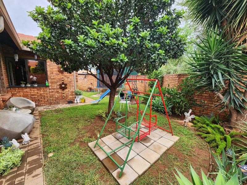 2 Bedroom Property for Sale in Montana Tuine Gauteng