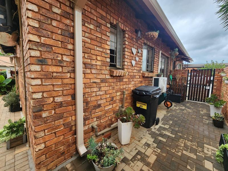 2 Bedroom Property for Sale in Montana Tuine Gauteng