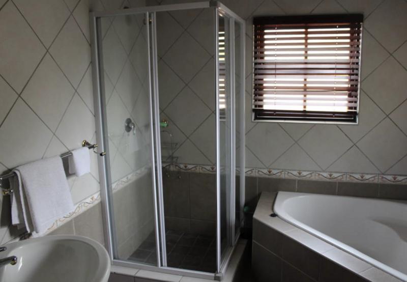 4 Bedroom Property for Sale in Waterkloof Ridge Gauteng