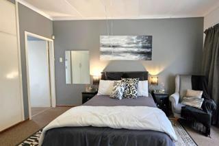 4 Bedroom Property for Sale in Verwoerdpark Gauteng