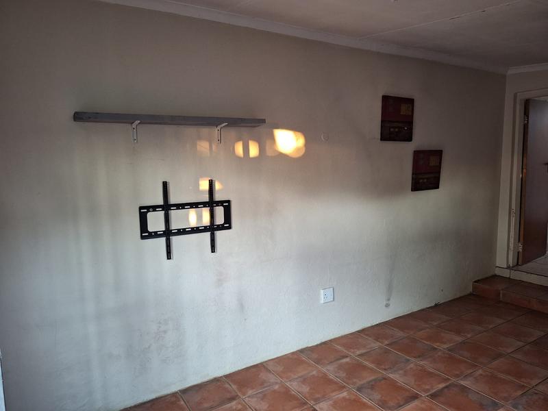 To Let 1 Bedroom Property for Rent in Kensington Gauteng