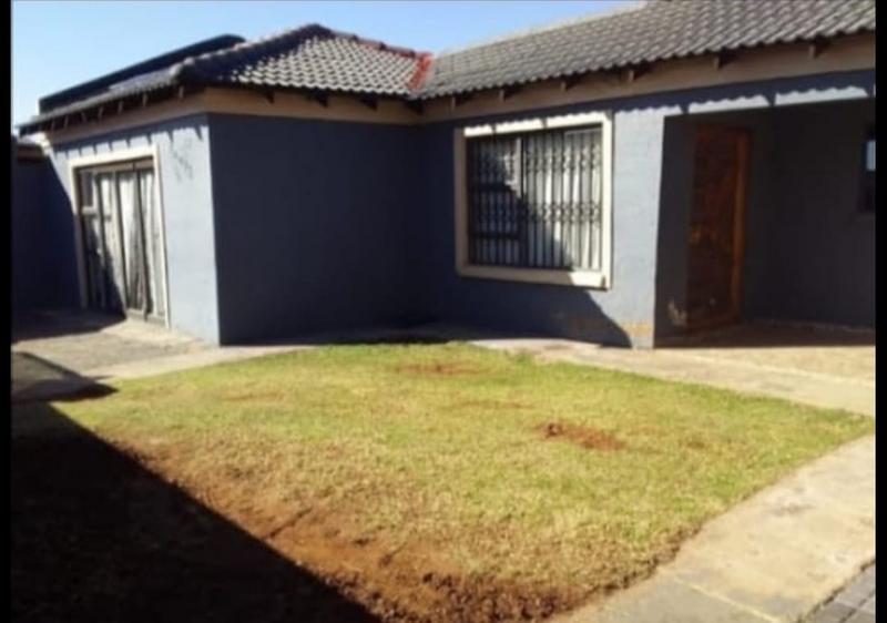 To Let 3 Bedroom Property for Rent in Protea Glen Gauteng