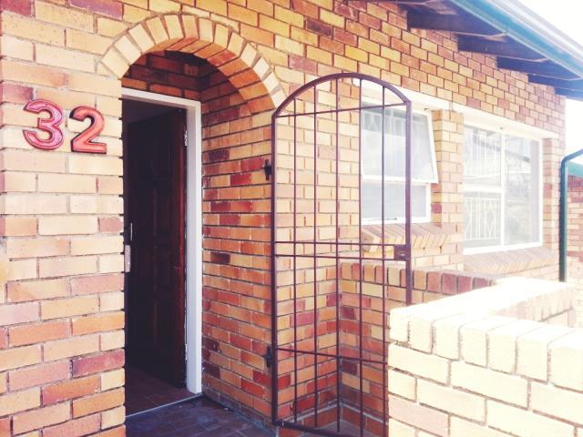 To Let 2 Bedroom Property for Rent in Buccleuch Gauteng