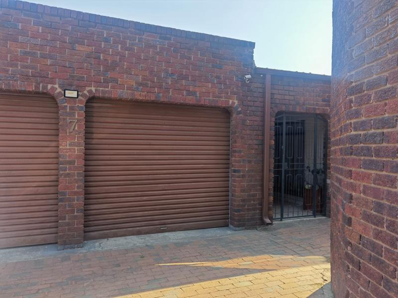 To Let 2 Bedroom Property for Rent in Selcourt Gauteng