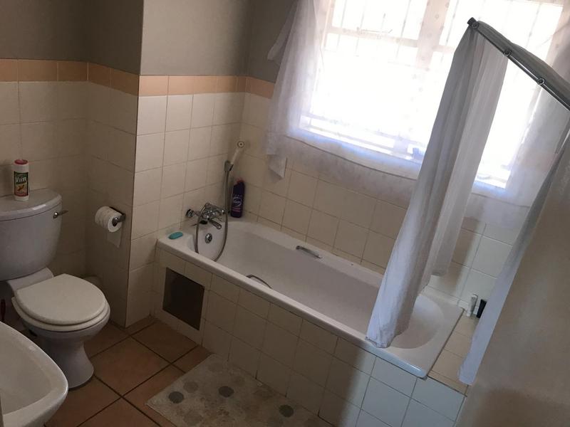 To Let 2 Bedroom Property for Rent in Die Wilgers Gauteng