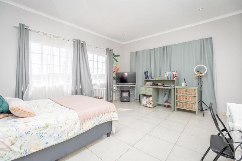 3 Bedroom Property for Sale in Monument Gauteng