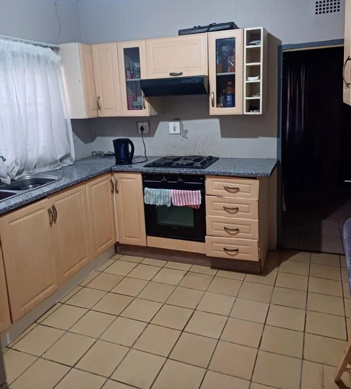 To Let 2 Bedroom Property for Rent in Dhlamini Gauteng