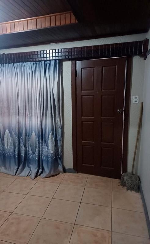 To Let 2 Bedroom Property for Rent in Dhlamini Gauteng