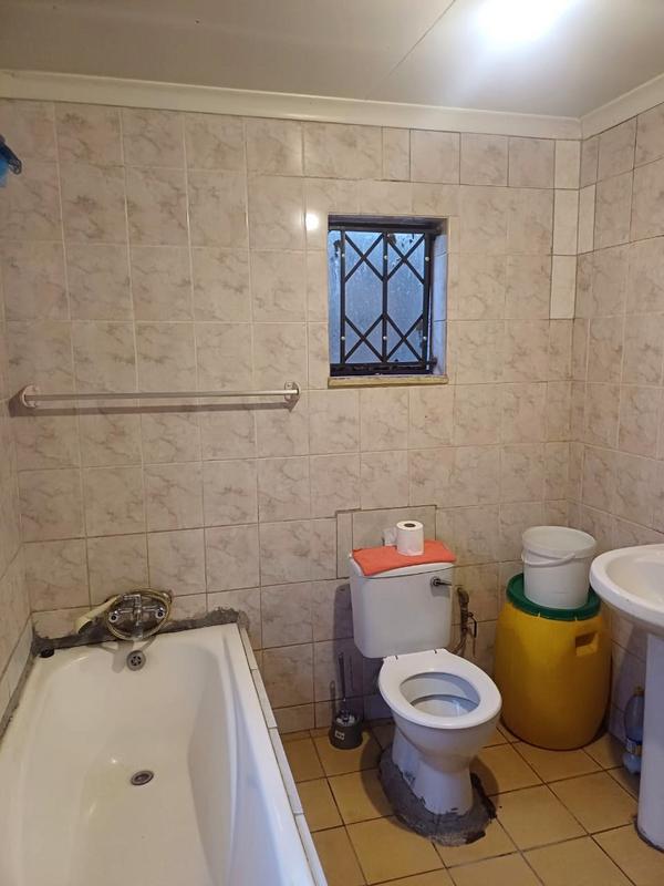 To Let 2 Bedroom Property for Rent in Dhlamini Gauteng