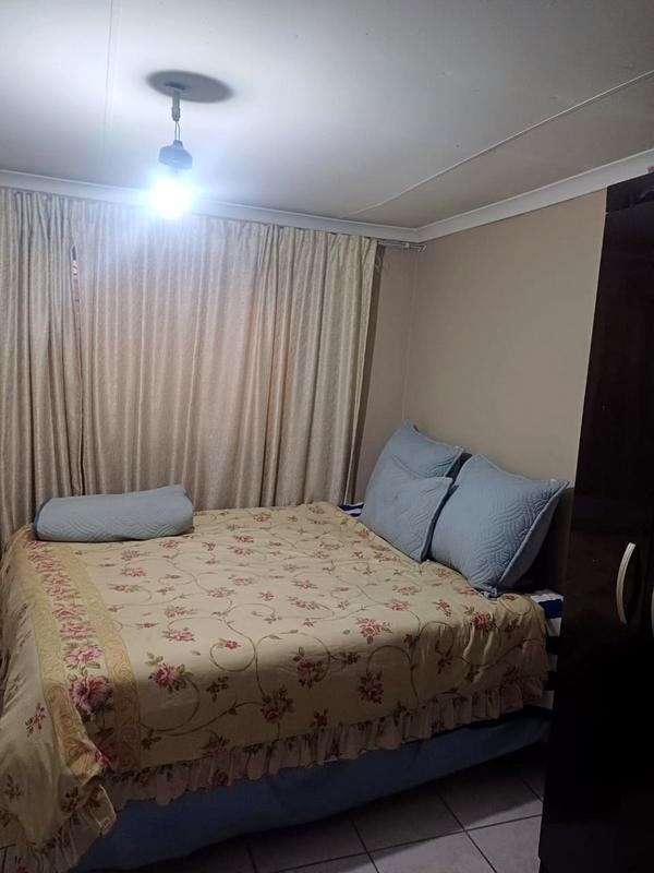 To Let 2 Bedroom Property for Rent in Dhlamini Gauteng