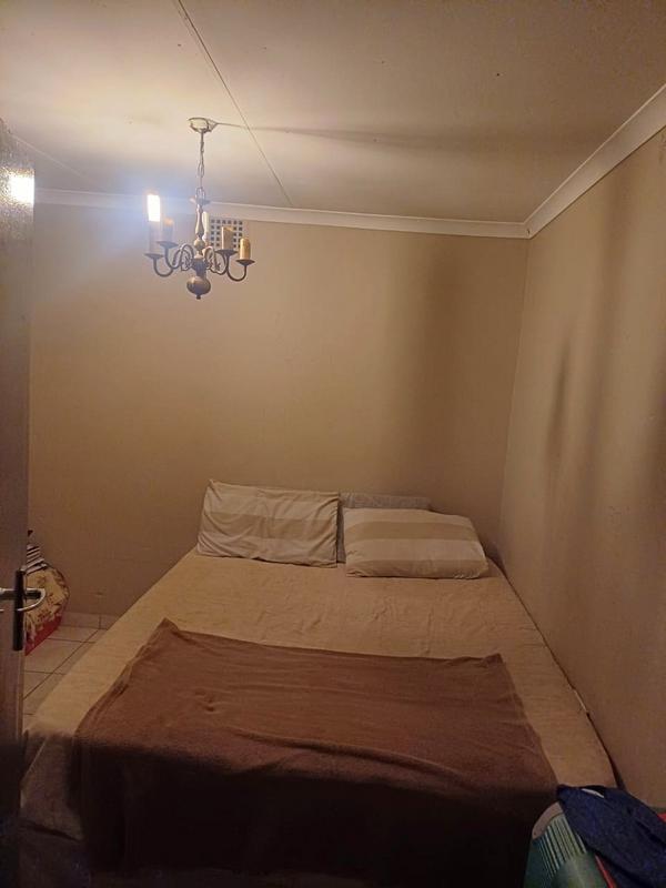 To Let 2 Bedroom Property for Rent in Dhlamini Gauteng