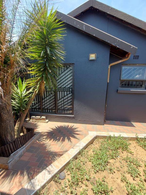 To Let 3 Bedroom Property for Rent in Protea Garden Gauteng