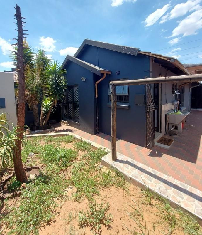 To Let 3 Bedroom Property for Rent in Protea Garden Gauteng