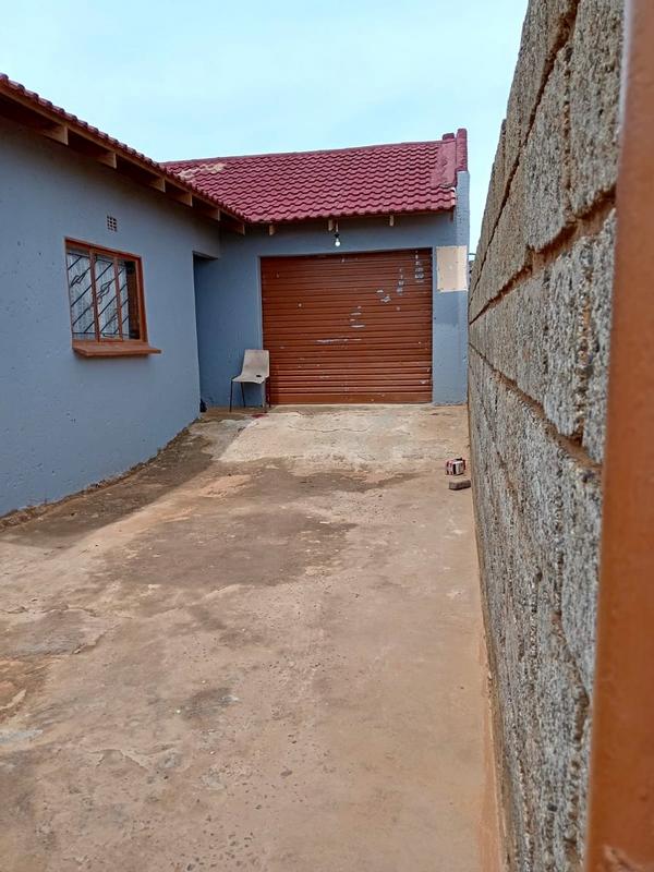 2 Bedroom Property for Sale in Bram Fischerville Gauteng