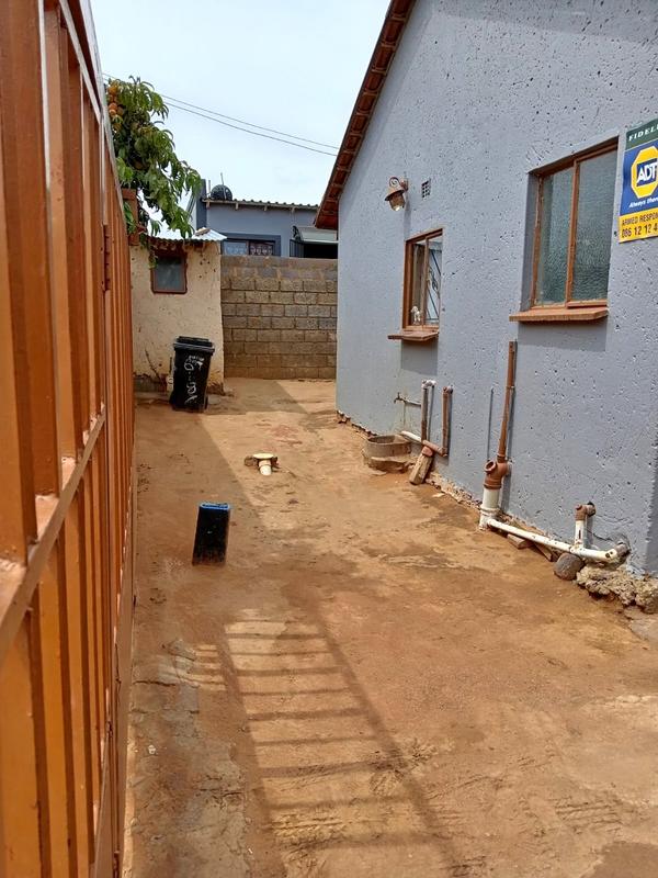 2 Bedroom Property for Sale in Bram Fischerville Gauteng