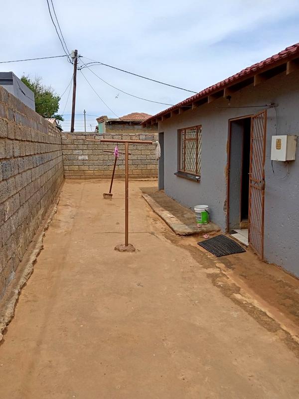 2 Bedroom Property for Sale in Bram Fischerville Gauteng