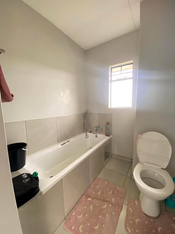 2 Bedroom Property for Sale in Fleurhof Gauteng