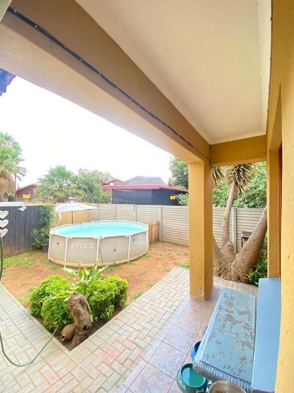 3 Bedroom Property for Sale in Robinpark Gauteng