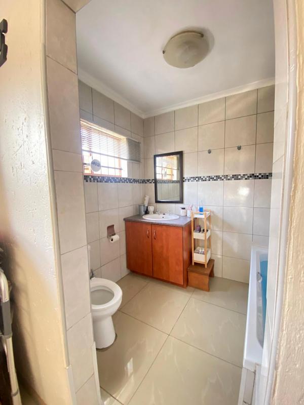 3 Bedroom Property for Sale in Robinpark Gauteng