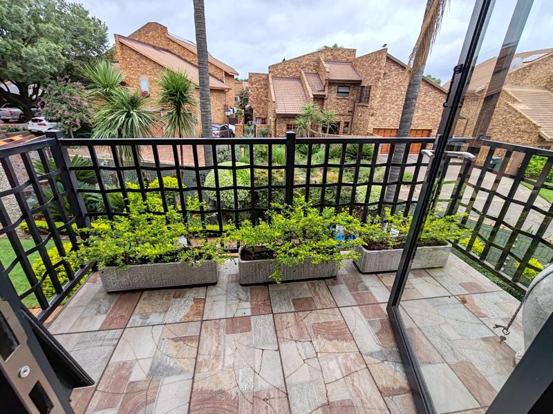 4 Bedroom Property for Sale in Eldoraigne Gauteng