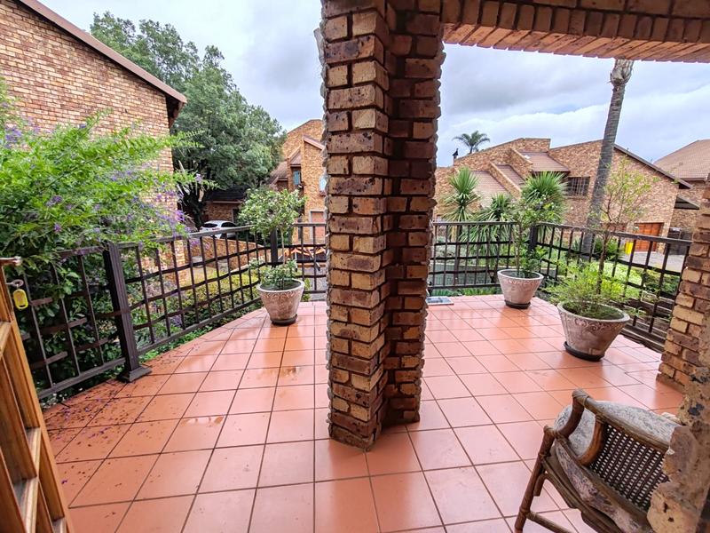 4 Bedroom Property for Sale in Eldoraigne Gauteng