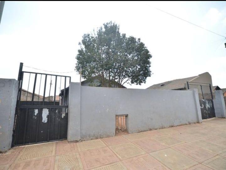 3 Bedroom Property for Sale in Protea Glen Gauteng