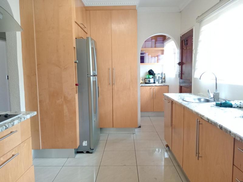 4 Bedroom Property for Sale in Helikonpark Gauteng