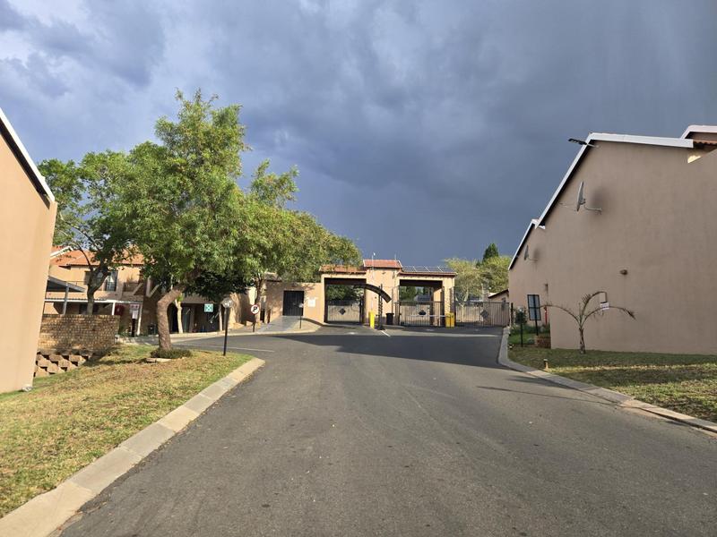 2 Bedroom Property for Sale in Noordhang Gauteng