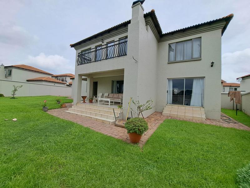 To Let 4 Bedroom Property for Rent in Die Hoewes Gauteng