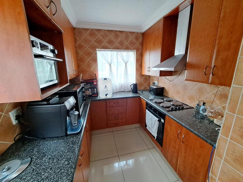 To Let 4 Bedroom Property for Rent in Die Hoewes Gauteng