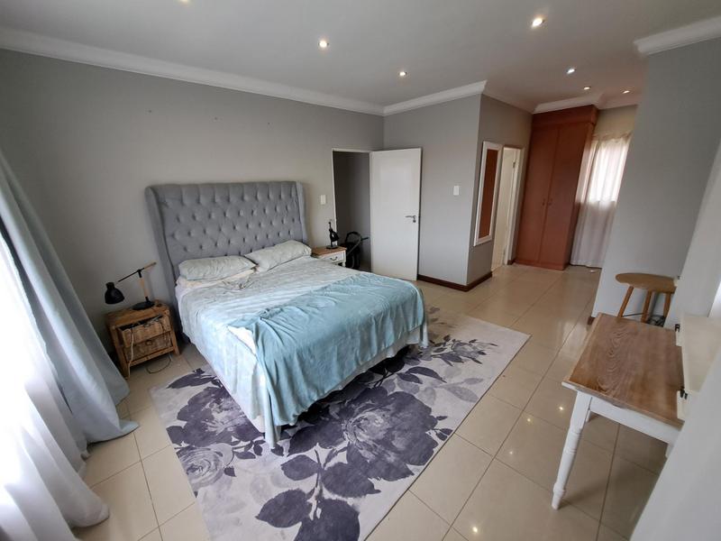 To Let 4 Bedroom Property for Rent in Die Hoewes Gauteng