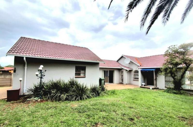 3 Bedroom Property for Sale in Brackendowns Gauteng