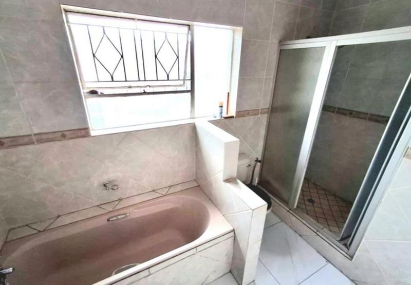 3 Bedroom Property for Sale in Brackendowns Gauteng