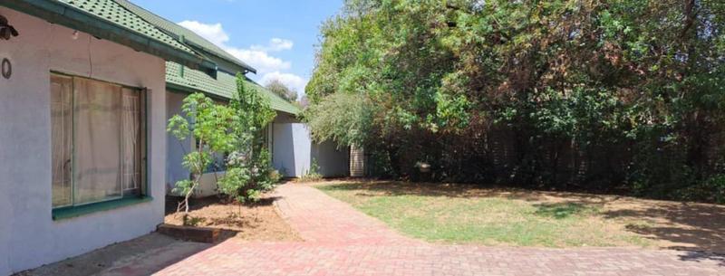 5 Bedroom Property for Sale in Brackendowns Gauteng