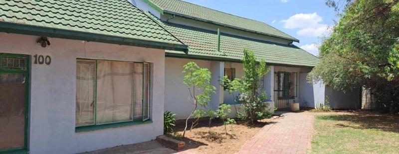 5 Bedroom Property for Sale in Brackendowns Gauteng