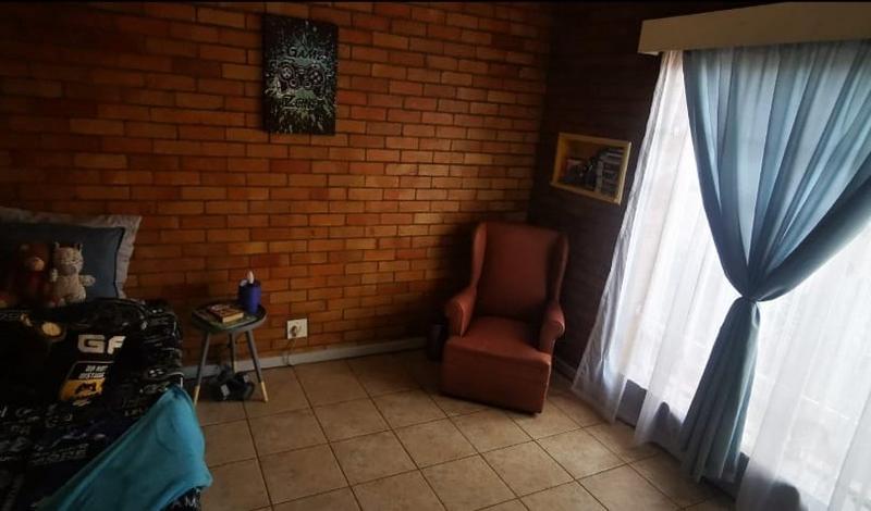 2 Bedroom Property for Sale in Florentia Gauteng