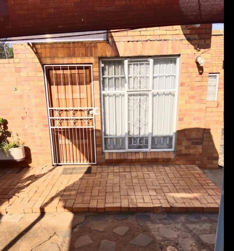 2 Bedroom Property for Sale in Florentia Gauteng