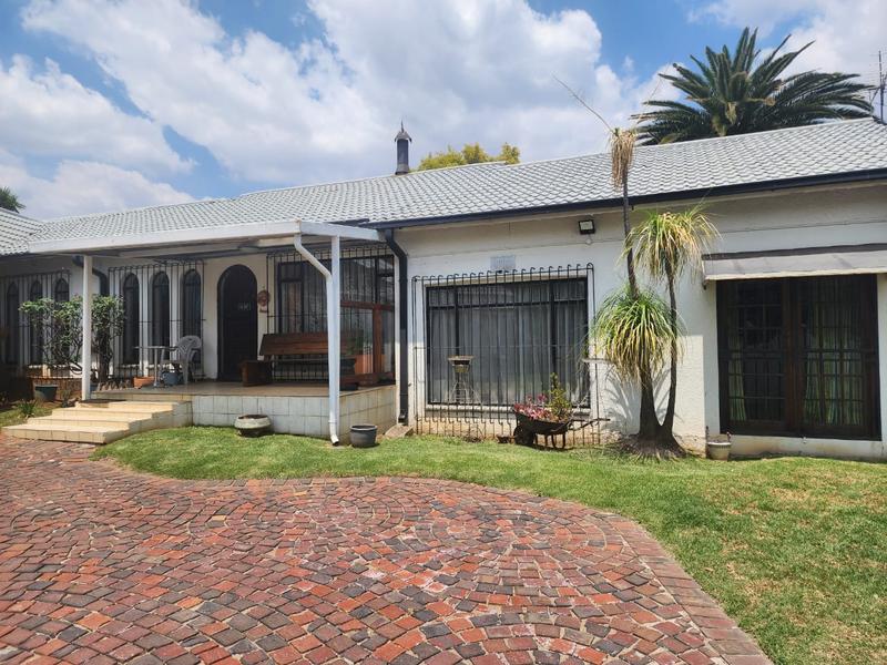 4 Bedroom Property for Sale in Verwoerdpark Gauteng