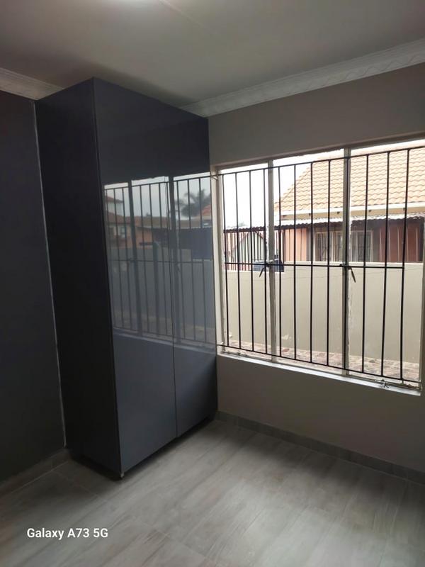 To Let 3 Bedroom Property for Rent in Olievenhoutbosch Gauteng