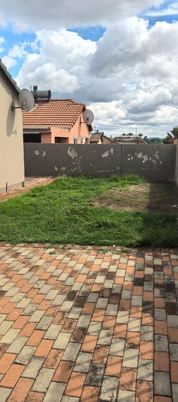 To Let 3 Bedroom Property for Rent in Olievenhoutbosch Gauteng